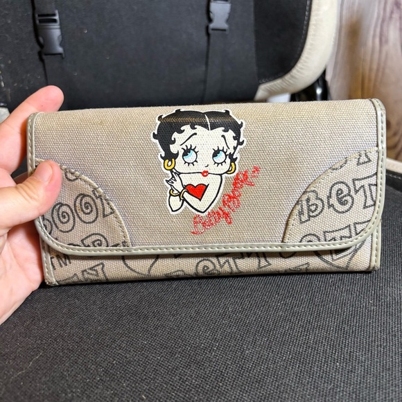 Vintage Betty Boop Tan Clutch fold over Wallet - Picture 2 of 6